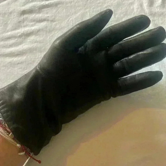 Black leather gloves with lining - Picture 2 of 6